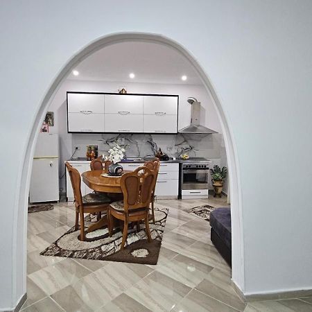 Guesthouse Albi 베라트 외부 사진