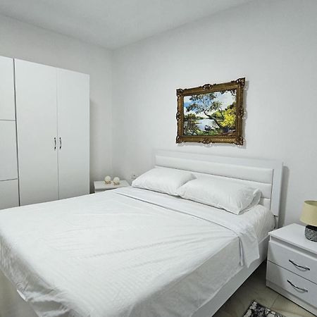 Guesthouse Albi 베라트 외부 사진