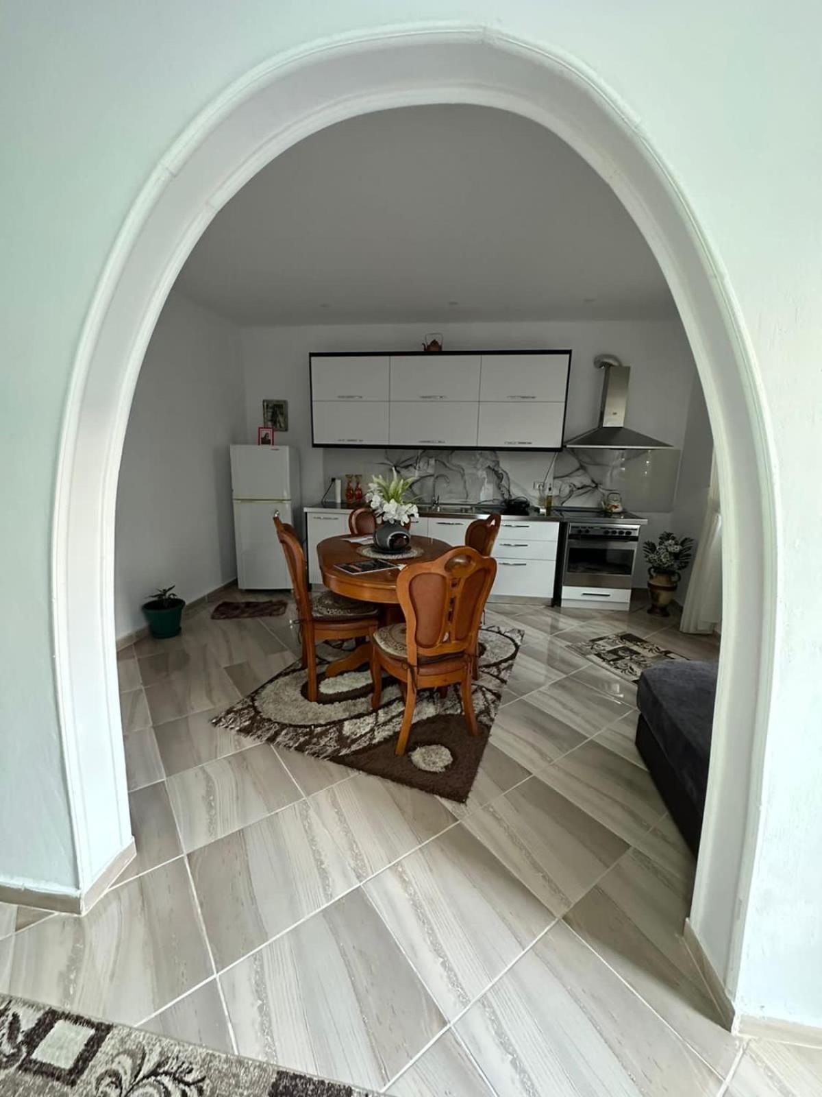 Guesthouse Albi 베라트 외부 사진