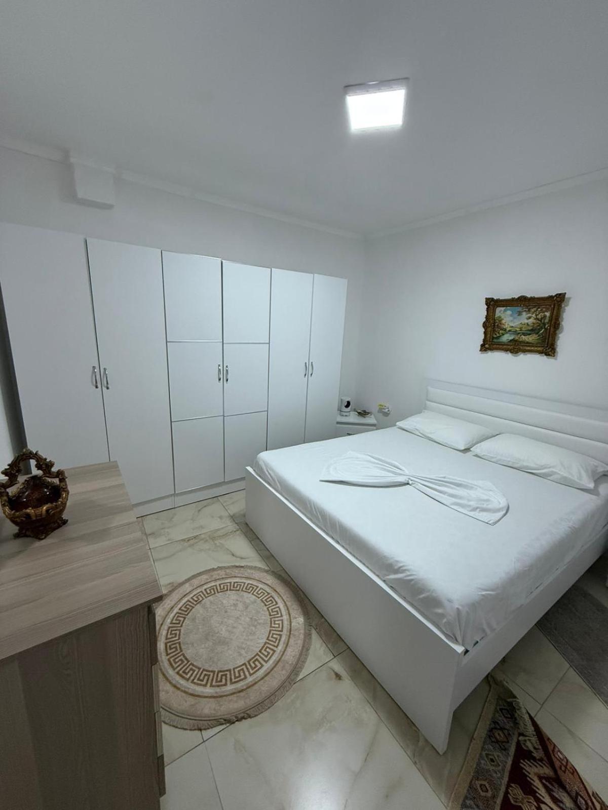 Guesthouse Albi 베라트 외부 사진
