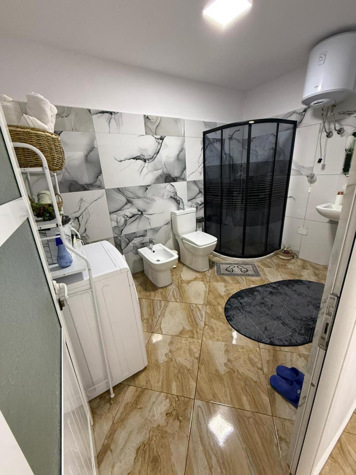 Guesthouse Albi 베라트 외부 사진